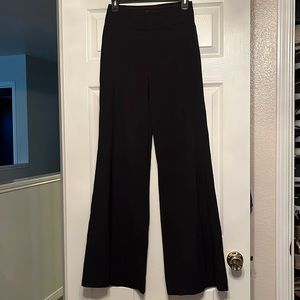 Alice + Olivia employed size 4 Women’s black wide leg pants